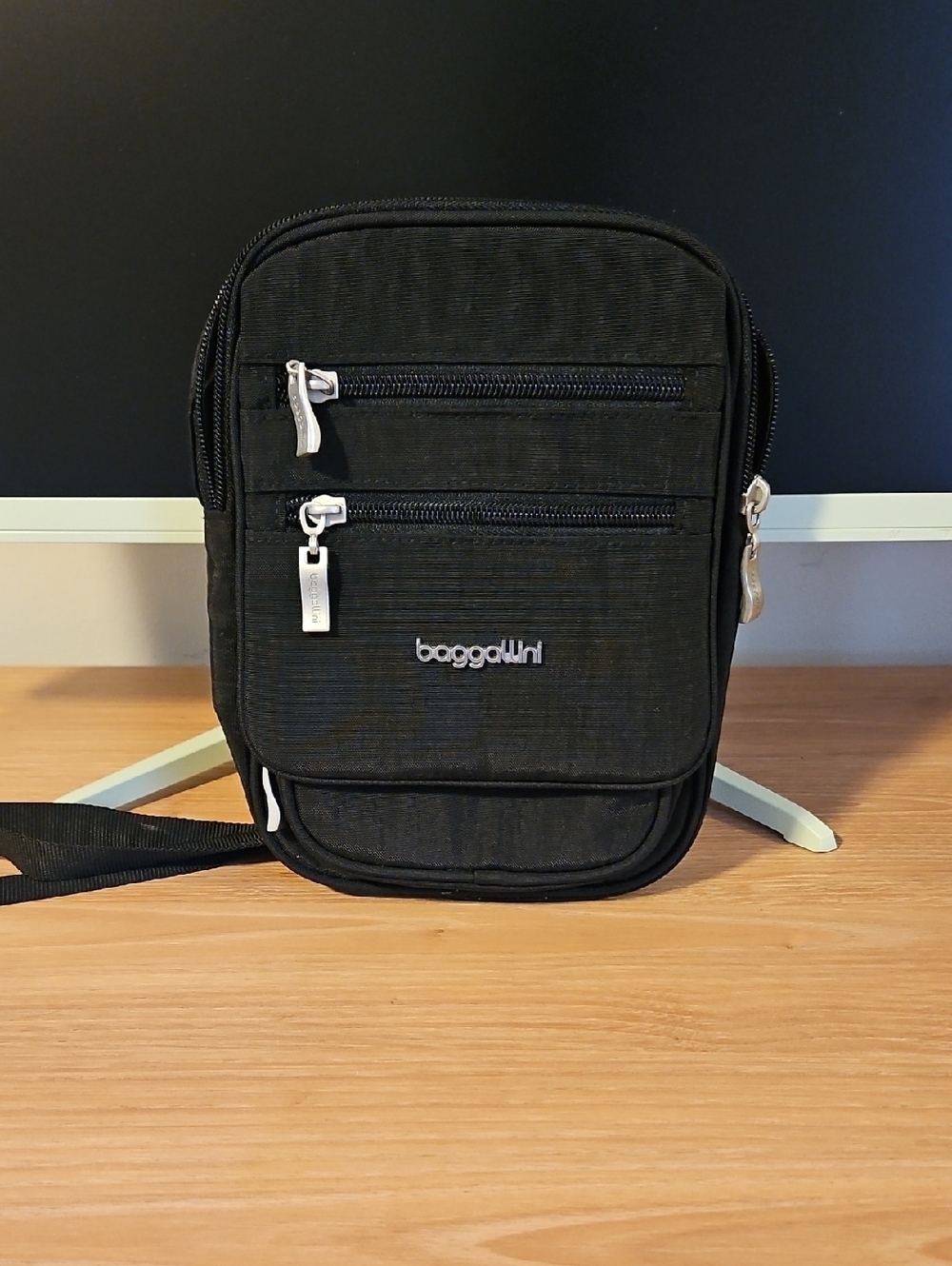 Baggallini Black Compact Crossbody Organizer
